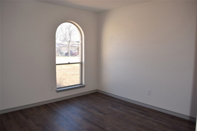 Foto del edificio - 811 Meadowlark Dr