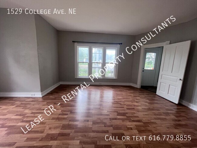 Building Photo - Wonderful and Spacious Three Bedroom Home ...