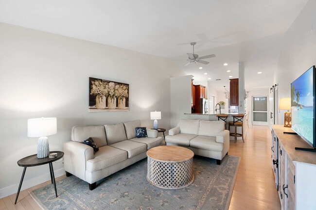 Building Photo - 893 Gulf Pavillion Dr