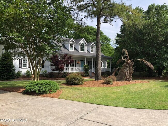 Building Photo - 8728 Champion Hills Dr