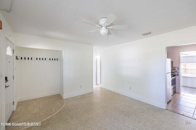 Building Photo - 472 Camel Cir