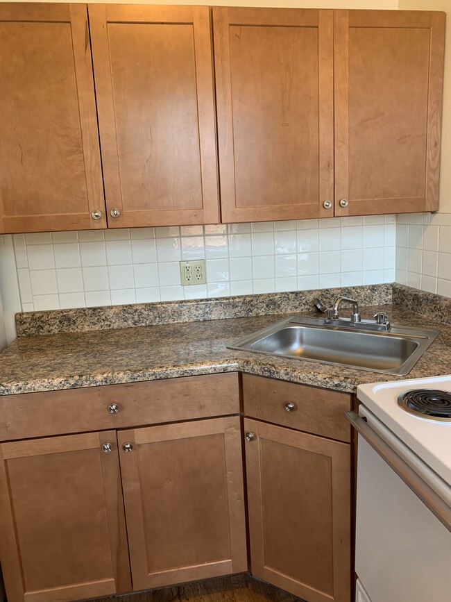 Fairmont Studio Kitchen ('05, 326 sq. ft) - The Fairmont & Monticello Apartments