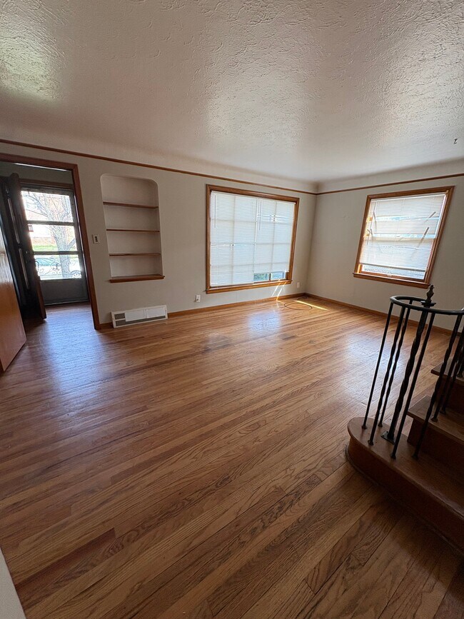 Foto del edificio - 1420 Villa Dr