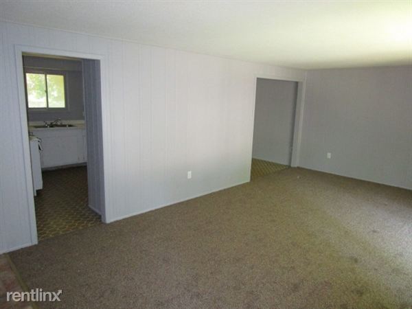 Building Photo - 8473 Woolfit Ave