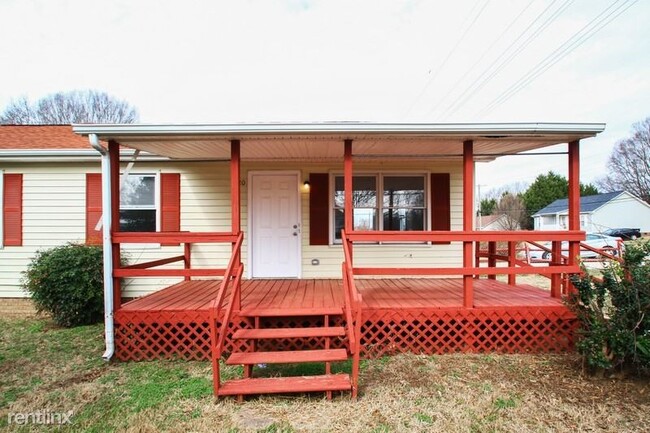 Building Photo - 3 br, 2 bath House - 620 Flora Ave NW