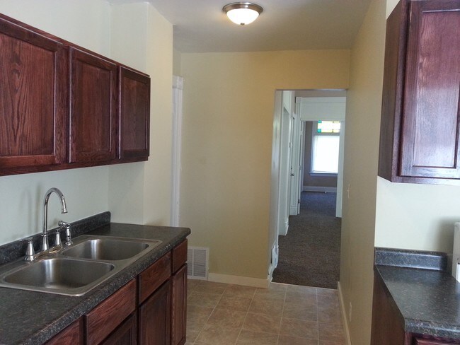 Building Photo - 838 Edmund Ave