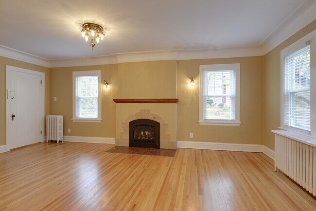 Building Photo - 1323 Portland Ave