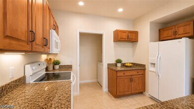 Building Photo - 13100 Bella Casa Cir