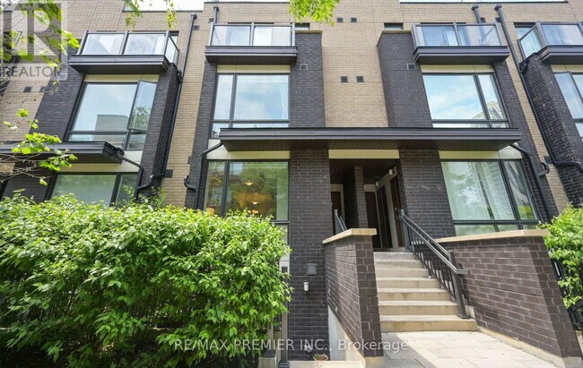 Building Photo - 30-30 Fieldway Rd