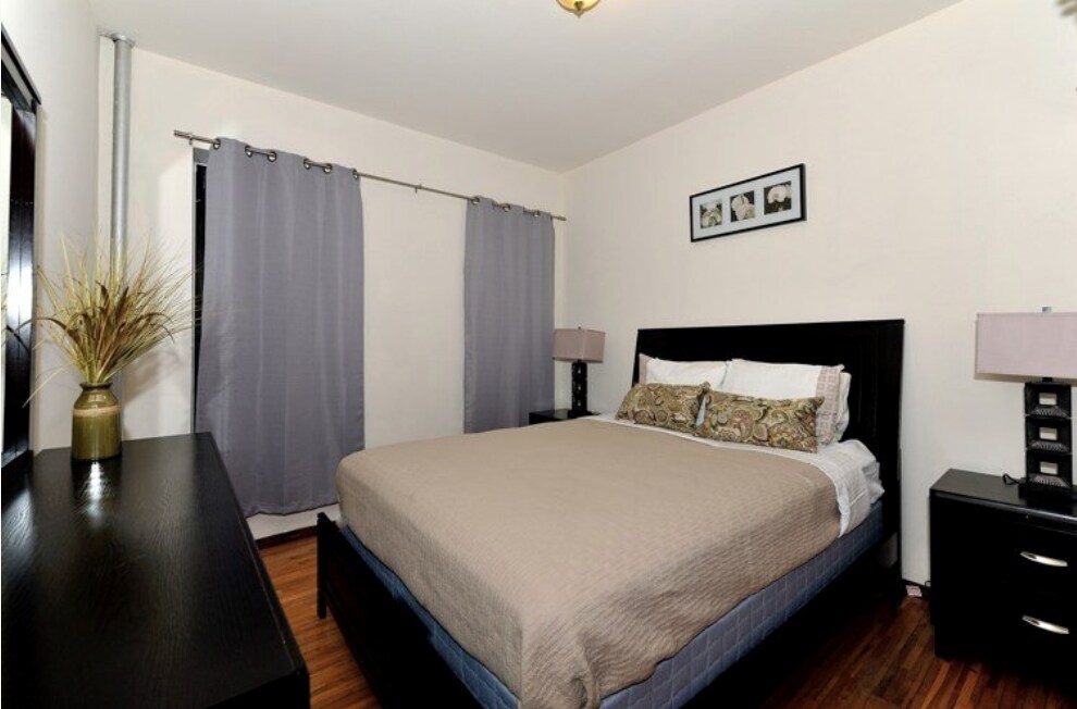 Primary Photo - 170 E 118th St
