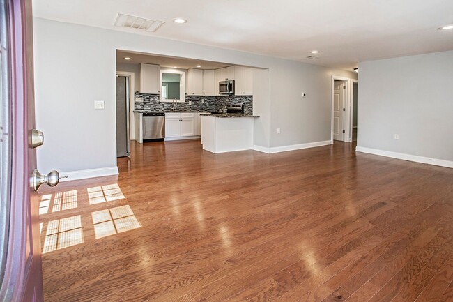 Foto del edificio - Gwinhurst - Fully updated 4 bedroom, 2 bat...