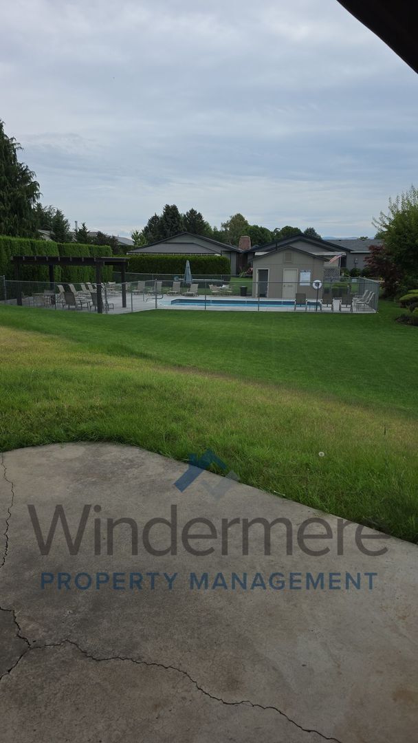 Foto del edificio - 763 1/2 Village Way - Golf Course View