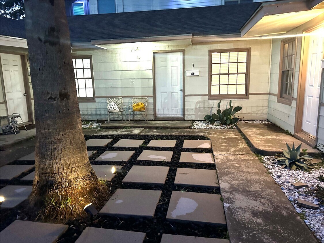 Foto principal - 909 W 13th St