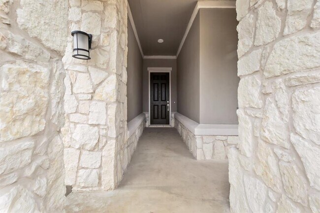 Foto del edificio - 100 Jarbridge Dr