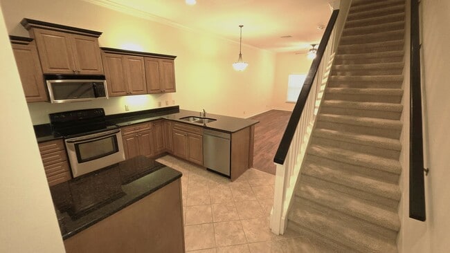 Building Photo - 1510 SW 25th Pl