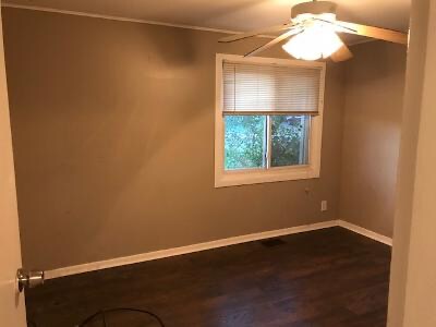 Foto del edificio - 9039 S Knox Ave