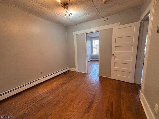 Building Photo - 232 Inslee Pl