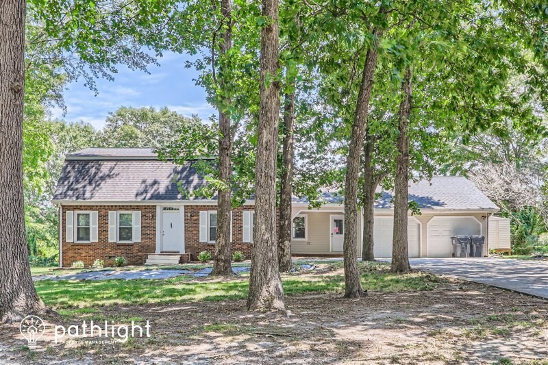 Primary Photo - 130 Southwood Court