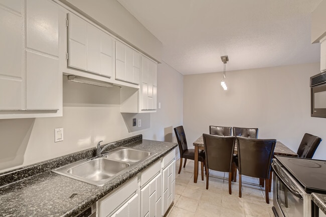 Building Photo - 4575 W 80th Street Cir