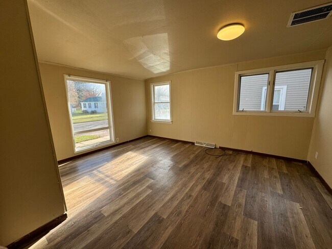 Foto del edificio - 3 Bed 2 Bath Single Family Home in Antigo