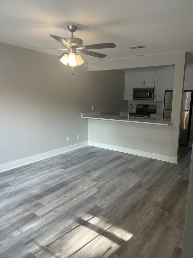Foto del edificio - Bradley Bowen Townhomes