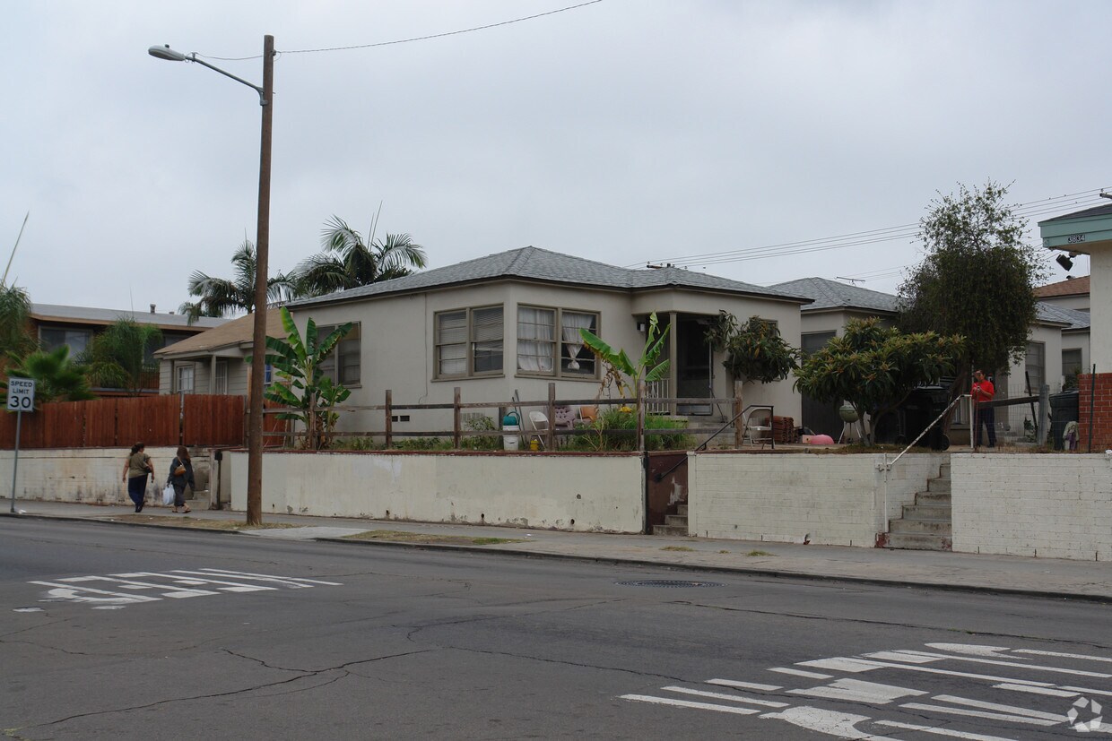 Primary Photo - 3820-3824 Euclid Ave