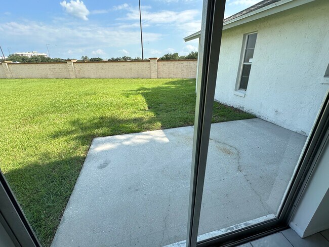 Foto del edificio - 5200 Lonesome Dove Dr