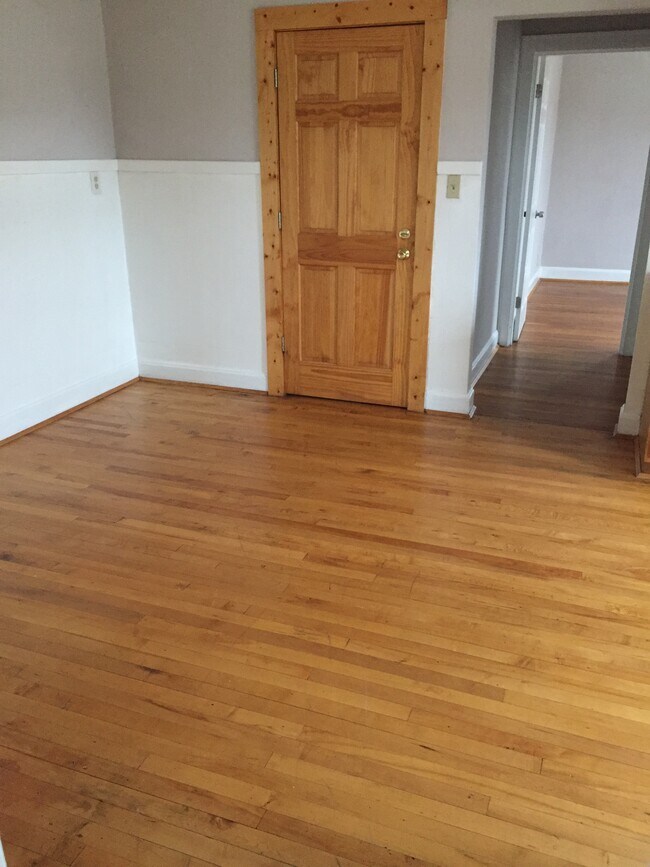 Foto del edificio - 3095 Glenmore Ave