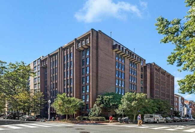 Building Photo - 1280 21st St NW