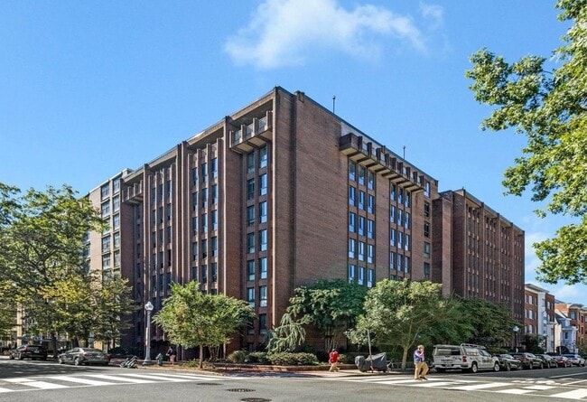 Building Photo - 1280 21st St NW