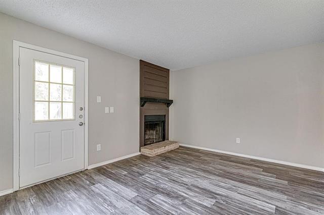 Foto del edificio - 836 NW Summercrest Blvd