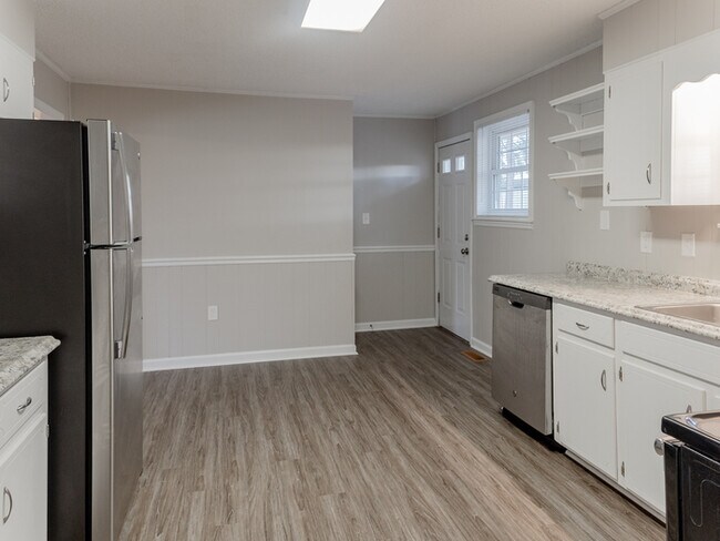Building Photo - REDUCED!