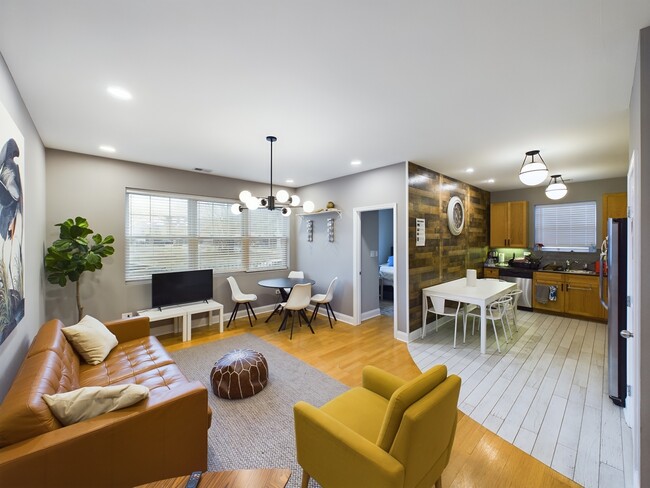 Foto del edificio - 1322 E 62nd St