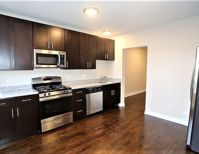 Foto del edificio - 4445 N Rockwell St