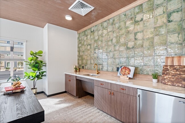 Building Photo - Sierra on 66