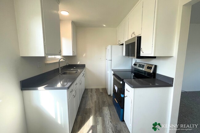 Foto del edificio - 716 Hensley Ave