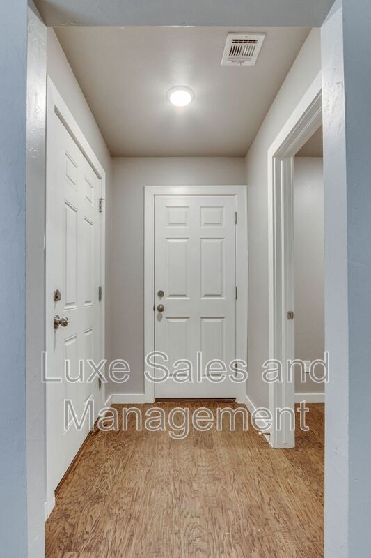 Building Photo - 749 SW 13th St