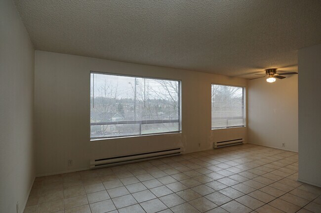 Building Photo - 3000 SW Avalon Way