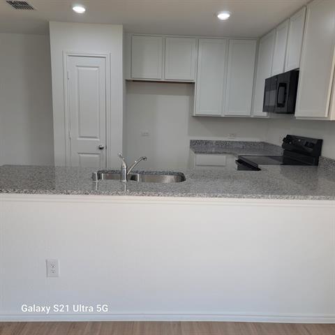 Foto del edificio - 318 Mahogany Ln