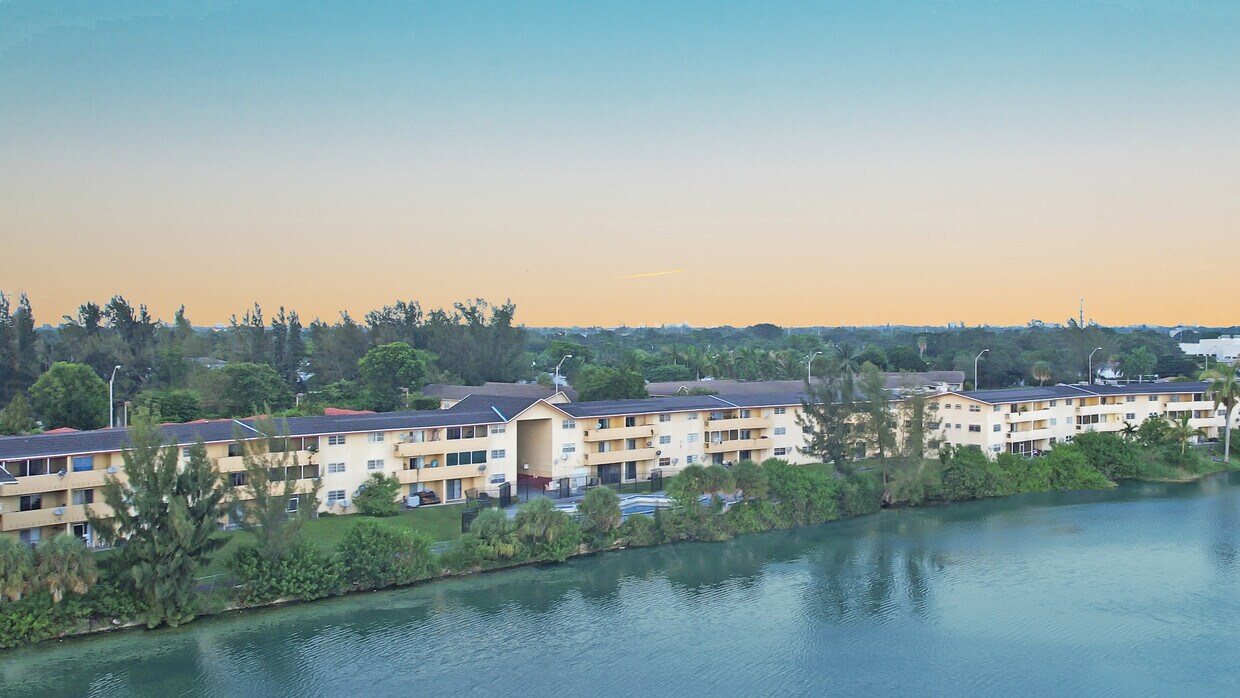 Foto principal - Lakeshore Presidential Apartments