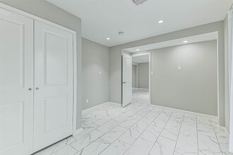 Building Photo - 6853 Chasewood Dr