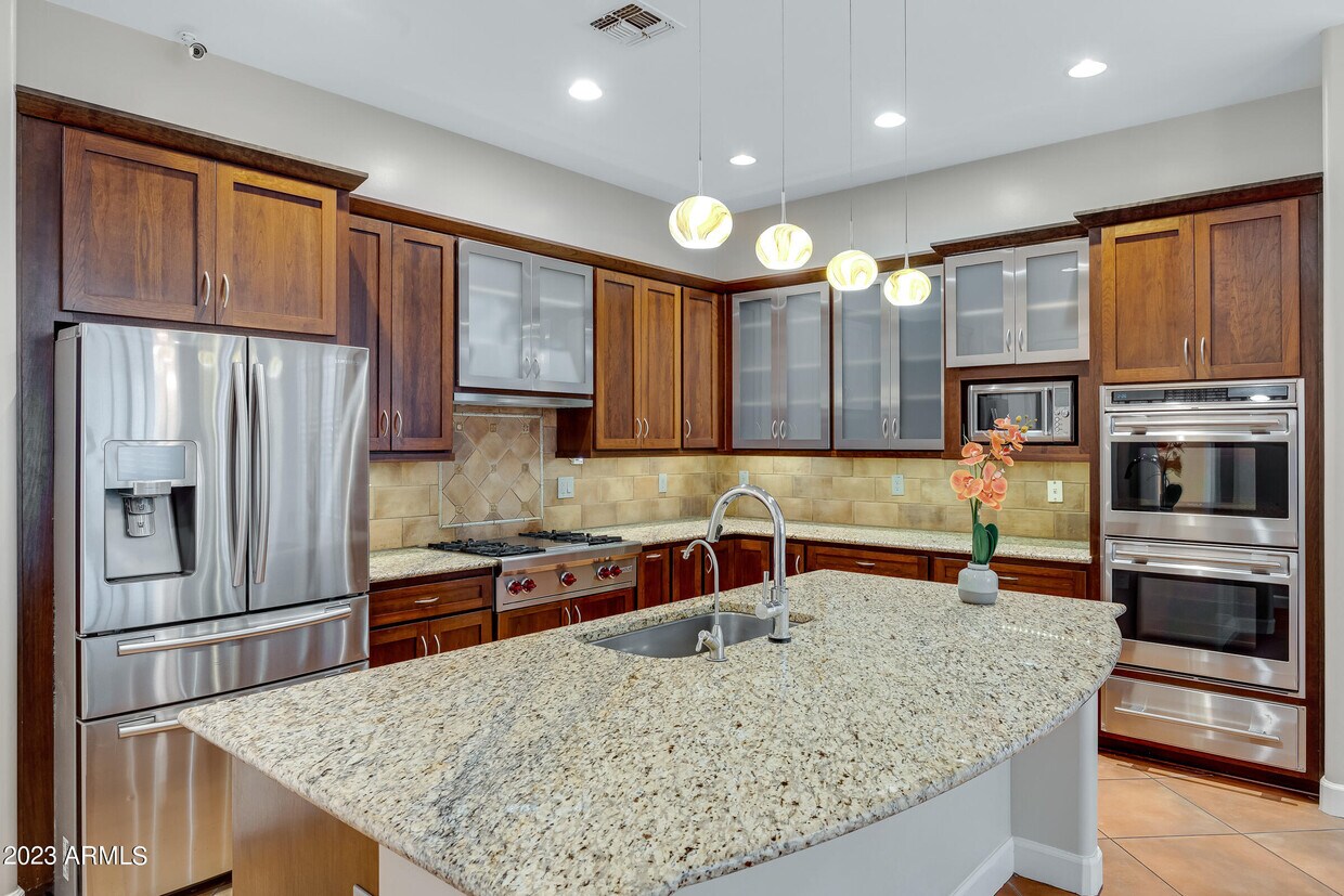 Foto principal - 5621 E Grovers Ave