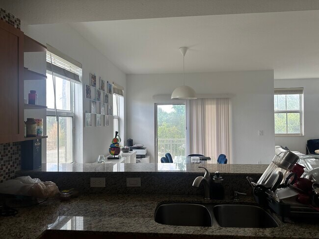 Foto del edificio - 8999 NW 107th Ct