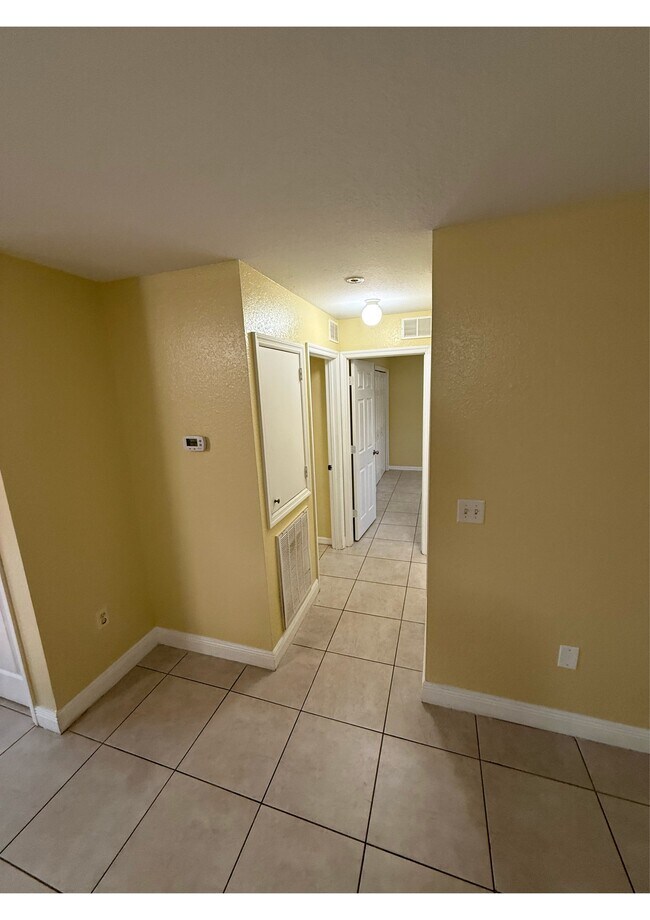 Pasillo - 133 Wilson Way NE