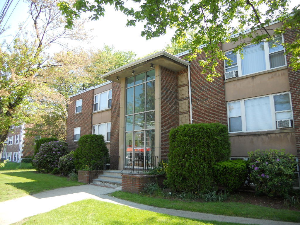 Primary Photo - Stoneham Mass 1 Bedrm Condo Rental
