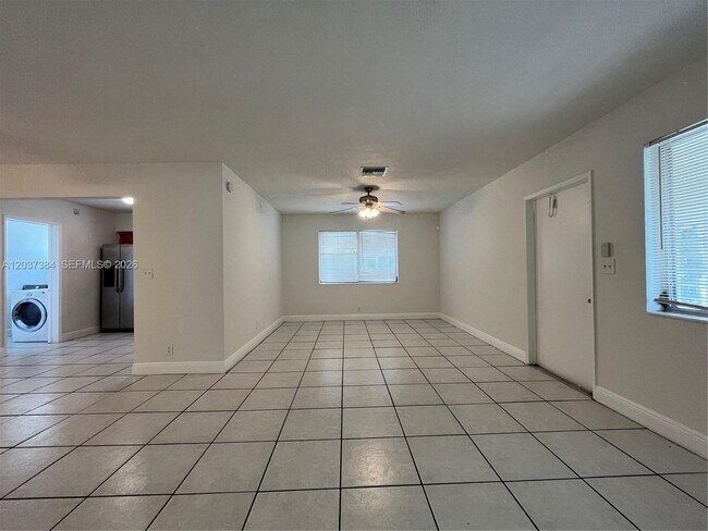 Foto del edificio - 240 NW 48th Ct