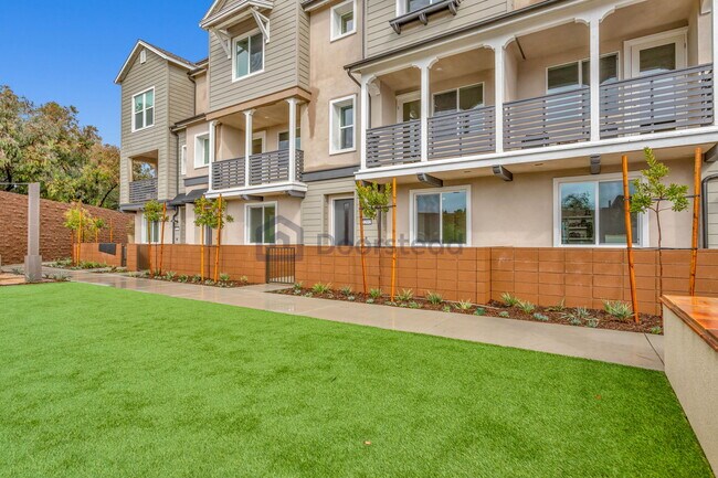 Building Photo - 32045 Paseo Vienta