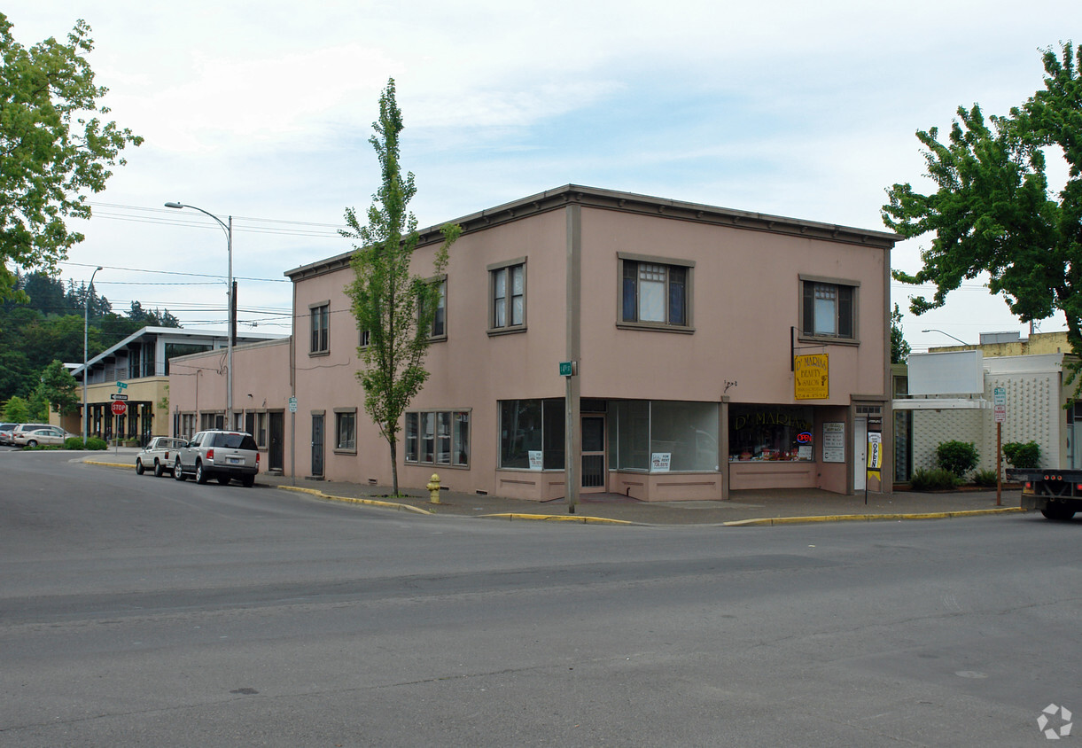 Building Photo - 345-349 Main St