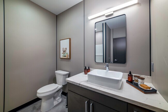 Foto del edificio - 4500 Vestal Rd