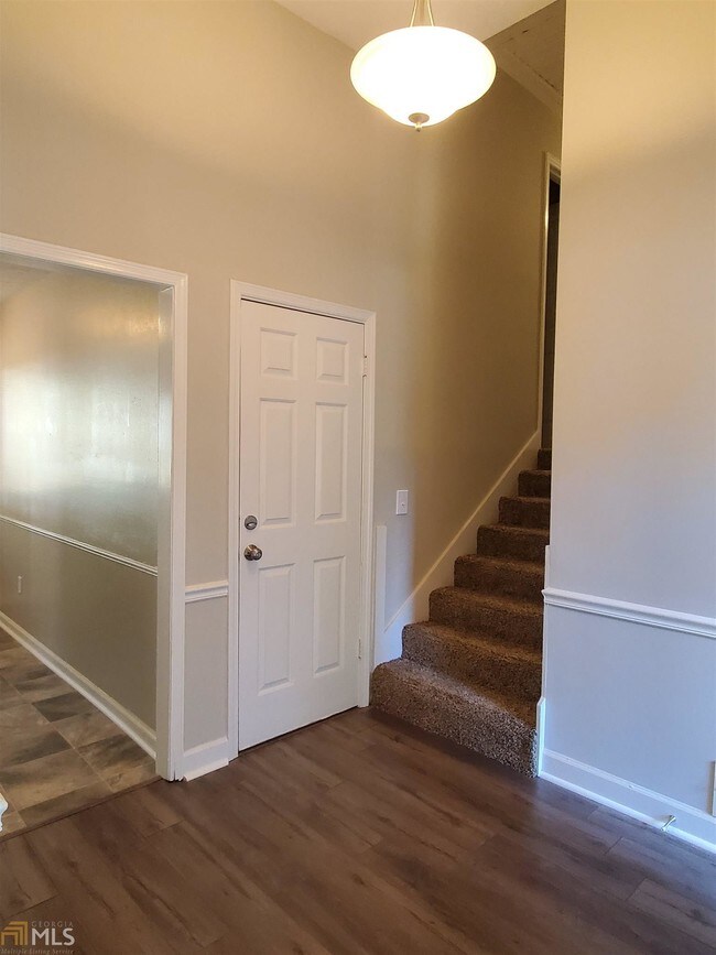 Building Photo - 85 Brookside Dr